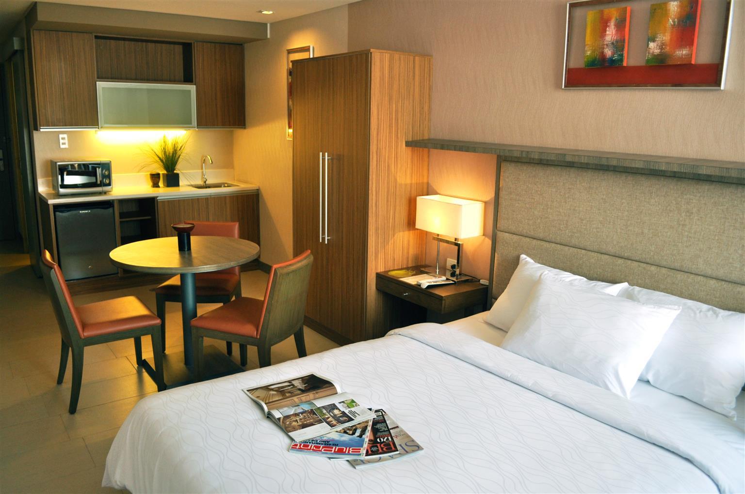 Best Western Antel Spa Hotel Suites Макати Экстерьер фото