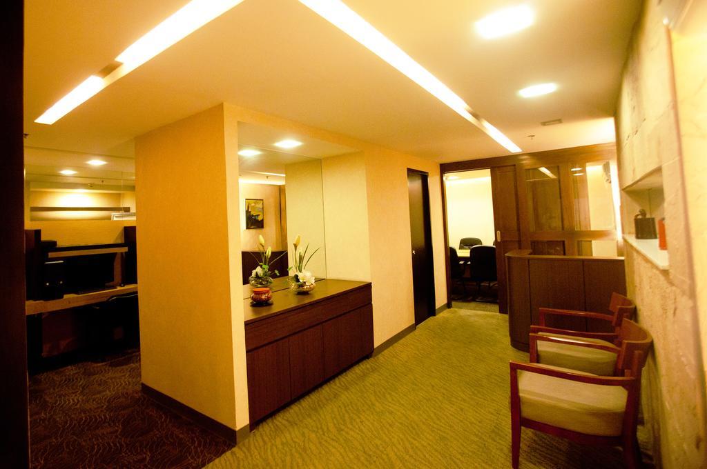 Best Western Antel Spa Hotel Suites Макати Экстерьер фото