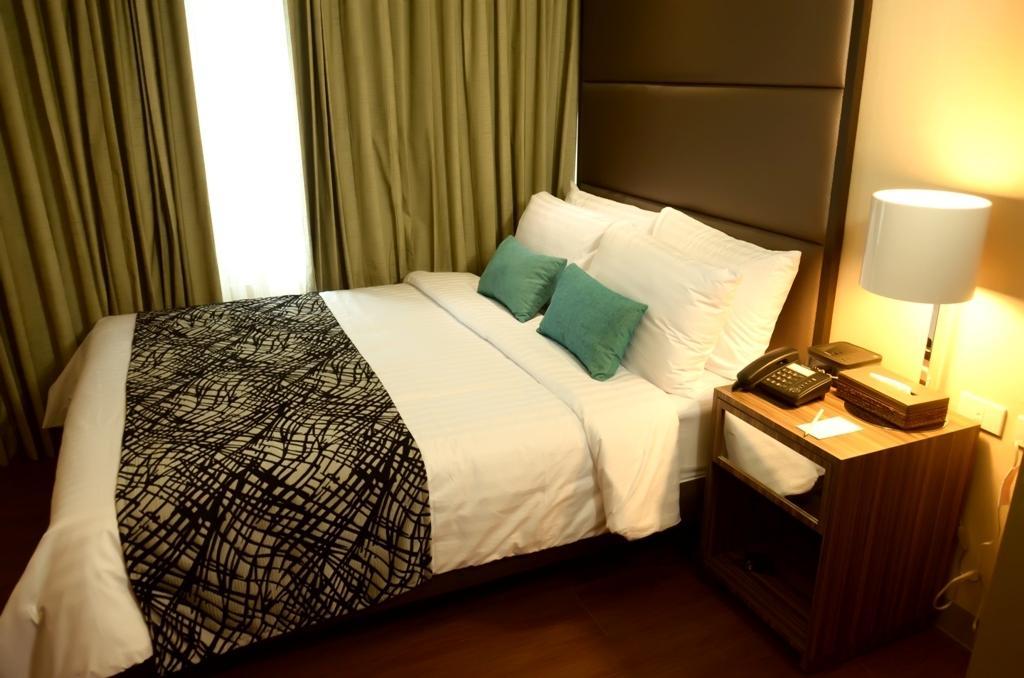 Best Western Antel Spa Hotel Suites Макати Номер фото