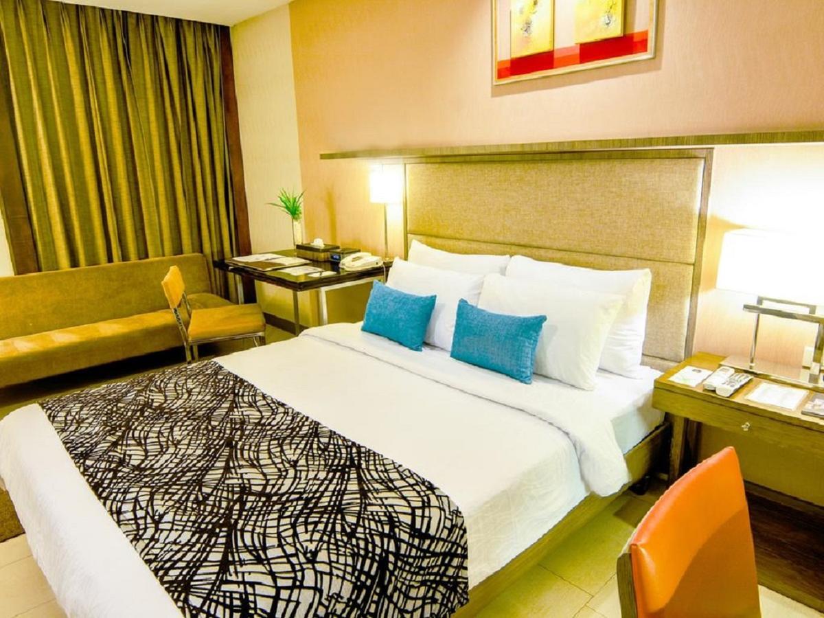 Best Western Antel Spa Hotel Suites Макати Экстерьер фото