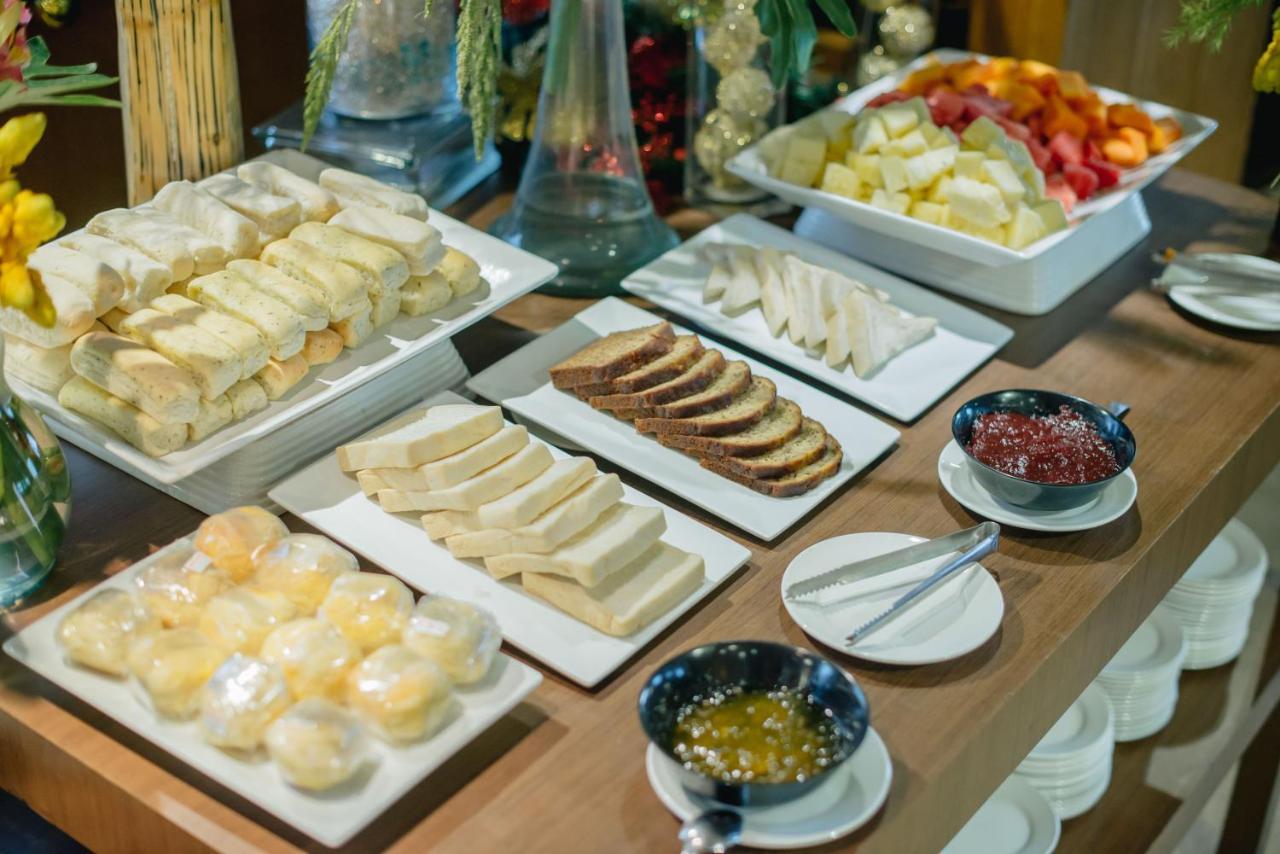 Best Western Antel Spa Hotel Suites Макати Экстерьер фото